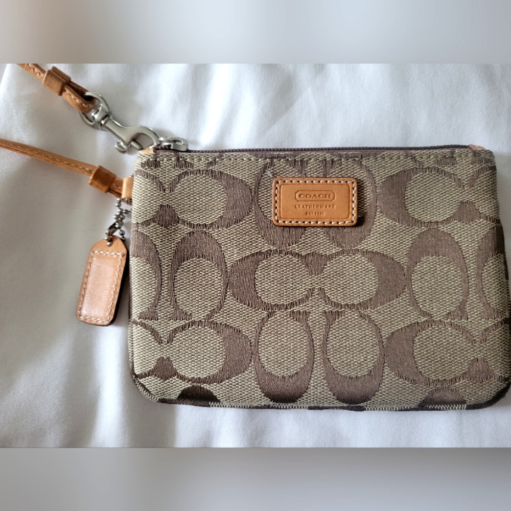 Perfect Condition Vintage Coach Wristlet Brown Classic C